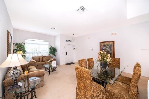 House in Davenport, Florida 5 bedrooms, 265.05 sq.m. № 2097554 - photo 7
