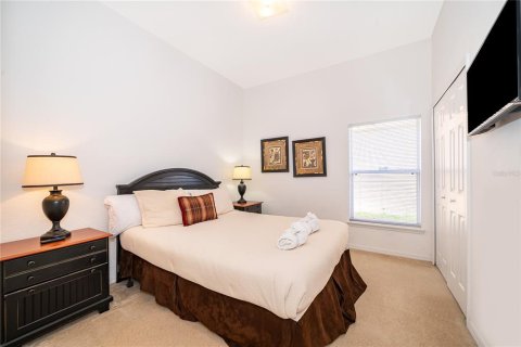 House in Davenport, Florida 5 bedrooms, 265.05 sq.m. № 2097554 - photo 25