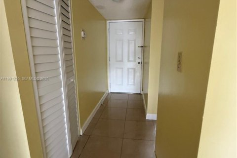 Condominio en venta en Miramar, Florida, 2 dormitorios, 77.29 m2 № 2052472 - foto 12