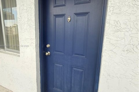 Condominio en venta en Miramar, Florida, 2 dormitorios, 77.29 m2 № 2052472 - foto 7