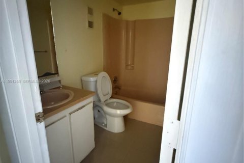 Condominio en venta en Miramar, Florida, 2 dormitorios, 77.29 m2 № 2052472 - foto 3