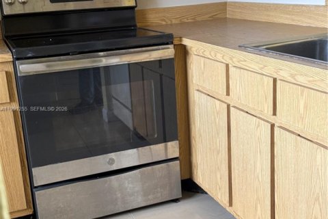 Condominio en venta en Miramar, Florida, 2 dormitorios, 77.29 m2 № 2052472 - foto 8