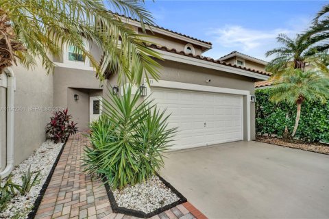Adosado en venta en Coral Springs, Florida, 3 dormitorios, 165.74 m2 № 1982435 - foto 2