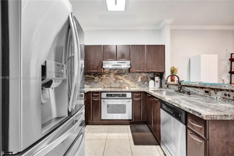 Adosado en venta en Coral Springs, Florida, 3 dormitorios, 165.74 m2 № 1982435 - foto 6