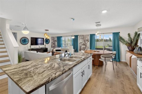 House in BERRY BAY in Wimauma, Florida 5 bedrooms, 241.64 sq.m. № 1871155 - photo 16