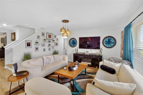 House in BERRY BAY in Wimauma, Florida 5 bedrooms, 241.64 sq.m. № 1871155 - photo 21
