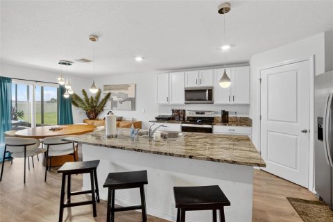 House in BERRY BAY in Wimauma, Florida 5 bedrooms, 241.64 sq.m. № 1871155 - photo 14