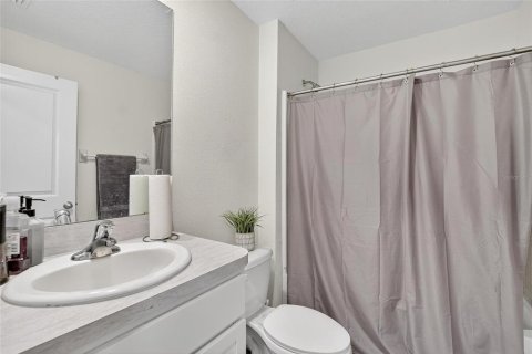 House in BERRY BAY in Wimauma, Florida 5 bedrooms, 241.64 sq.m. № 1871155 - photo 29