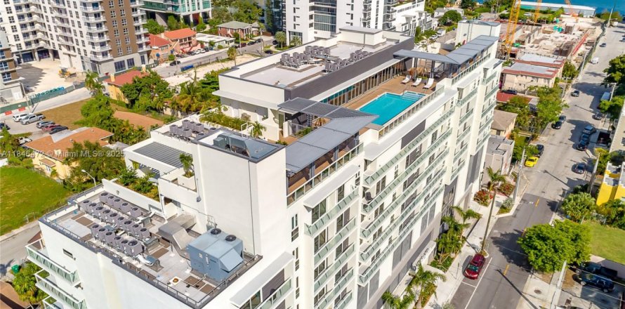 Condo in Miami, Florida, 1 bedroom № 1845471