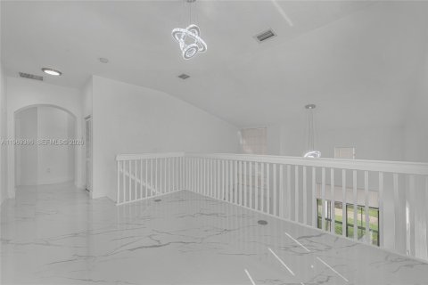 Casa en venta en Homestead, Florida, 5 dormitorios, 253.81 m2 № 2030350 - foto 19