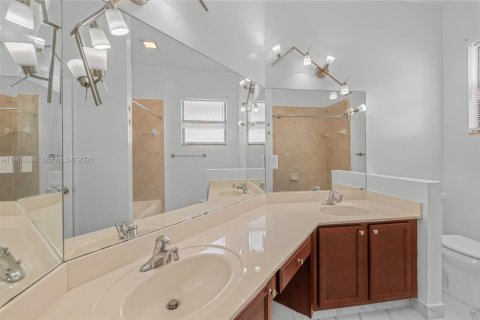 Casa en venta en Homestead, Florida, 5 dormitorios, 253.81 m2 № 2030350 - foto 29