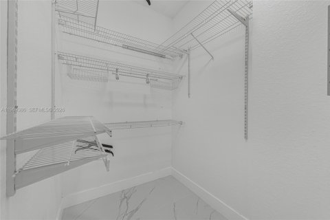 Casa en venta en Homestead, Florida, 5 dormitorios, 253.81 m2 № 2030350 - foto 23