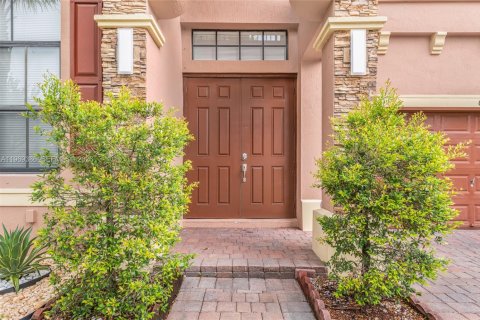 Casa en venta en Homestead, Florida, 5 dormitorios, 253.81 m2 № 2030350 - foto 3