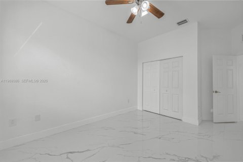 Casa en venta en Homestead, Florida, 5 dormitorios, 253.81 m2 № 2030350 - foto 26