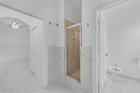 Casa en venta en Homestead, Florida, 5 dormitorios, 253.81 m2 № 2030350 - foto 25