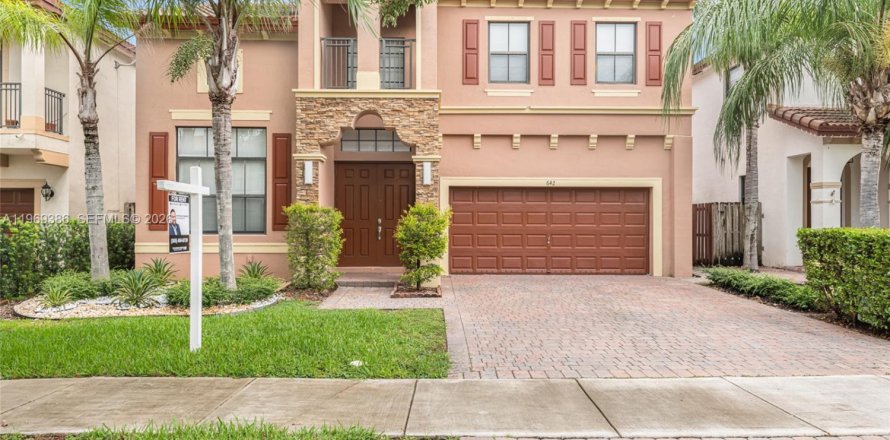 Casa en Homestead, Florida 5 dormitorios, 253.81 m2 № 2030350