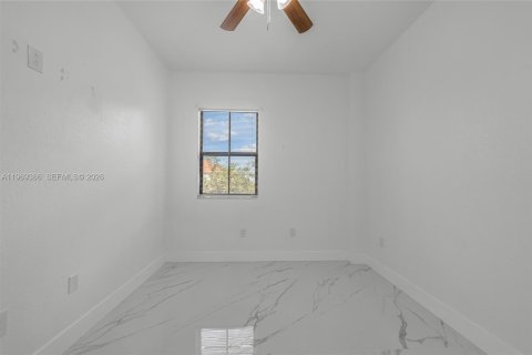 Casa en venta en Homestead, Florida, 5 dormitorios, 253.81 m2 № 2030350 - foto 27