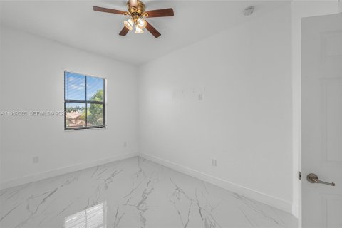 Casa en venta en Homestead, Florida, 5 dormitorios, 253.81 m2 № 2030350 - foto 30