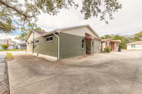 Commercial property in Daytona Beach, Florida 159.88 sq.m. № 2150880 - photo 19