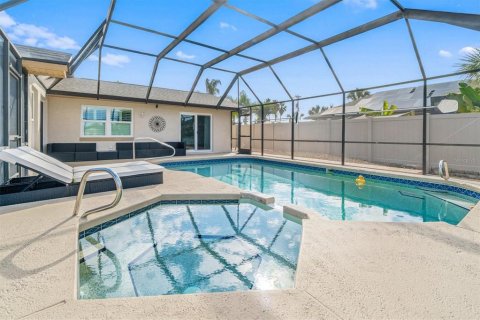 House in Palm Coast, Florida 3 bedrooms, 198.25 sq.m. № 2219547 - photo 22