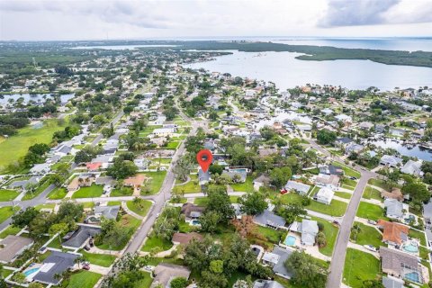 Снять в аренду виллу или дом в Сент-Питерсберг, Флорида 2 комнаты, 182.65м2, № 1819346 - фото 2