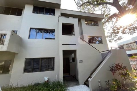 Immobilier commercial à vendre à Tampa, Floride: 236.34 m2 № 790728 - photo 2