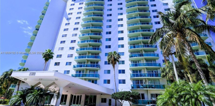Condo in Sunny Isles Beach, Florida, 1 bedroom  № 1750456