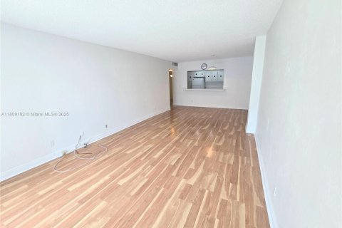 Condo in Sunny Isles Beach, Florida, 1 bedroom  № 1750456 - photo 28