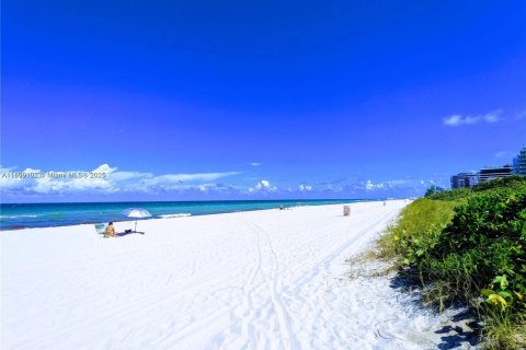 Condo in Sunny Isles Beach, Florida, 1 bedroom  № 1750456 - photo 10
