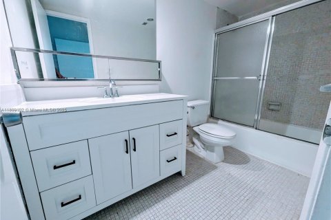 Condo in Sunny Isles Beach, Florida, 1 bedroom  № 1750456 - photo 5