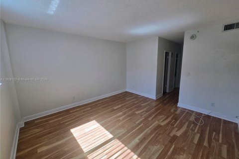 Condo in Sunny Isles Beach, Florida, 1 bedroom  № 1750456 - photo 19