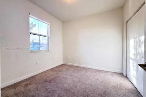 Touwnhouse à louer à Miami, Floride: 3 chambres, 137.77 m2 № 2025738 - photo 20