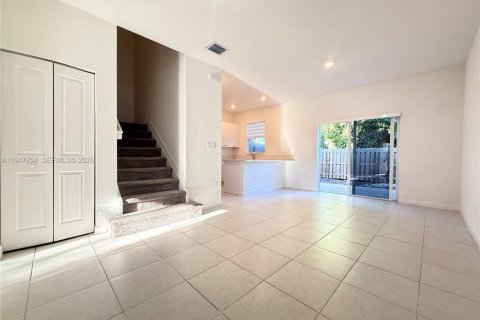 Touwnhouse à louer à Miami, Floride: 3 chambres, 137.77 m2 № 2025738 - photo 30