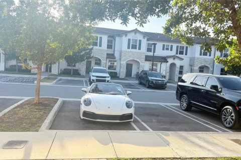 Touwnhouse à louer à Miami, Floride: 3 chambres, 137.77 m2 № 2025738 - photo 19