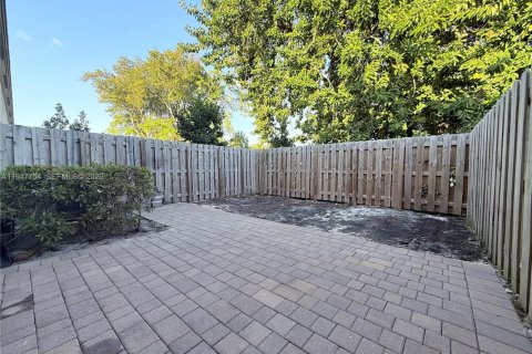 Touwnhouse à louer à Miami, Floride: 3 chambres, 137.77 m2 № 2025738 - photo 22