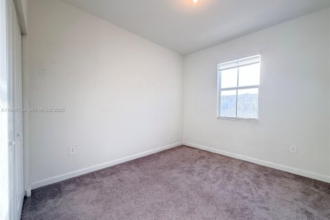 Touwnhouse à louer à Miami, Floride: 3 chambres, 137.77 m2 № 2025738 - photo 18