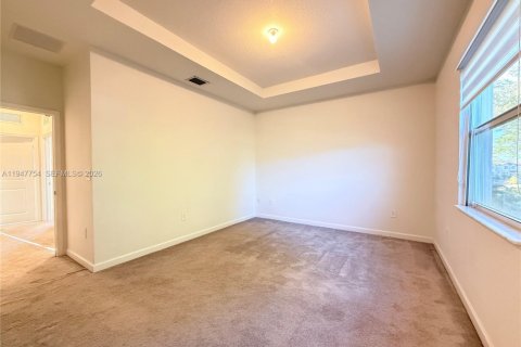 Touwnhouse à louer à Miami, Floride: 3 chambres, 137.77 m2 № 2025738 - photo 14