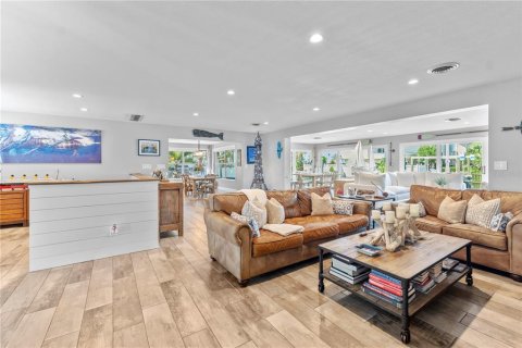 Casa en venta en Port Orange, Florida, 4 dormitorios, 272.2 m2 № 2237286 - foto 10