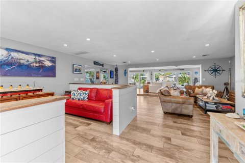 Casa en venta en Port Orange, Florida, 4 dormitorios, 272.2 m2 № 2237286 - foto 4