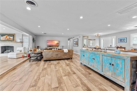 Casa en venta en Port Orange, Florida, 4 dormitorios, 272.2 m2 № 2237286 - foto 7