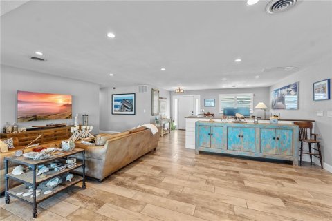 Casa en venta en Port Orange, Florida, 4 dormitorios, 272.2 m2 № 2237286 - foto 8