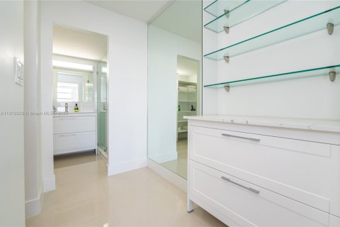 Copropriété à vendre à Aventura, Floride: 2 chambres, 98.29 m2 № 2061171 - photo 22