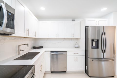 Copropriété à vendre à Aventura, Floride: 2 chambres, 98.29 m2 № 2061171 - photo 9