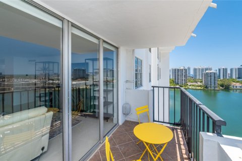 Copropriété à vendre à Aventura, Floride: 2 chambres, 98.29 m2 № 2061171 - photo 15