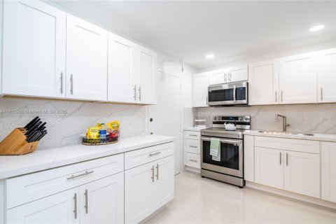 Copropriété à vendre à Aventura, Floride: 2 chambres, 98.29 m2 № 2061171 - photo 8