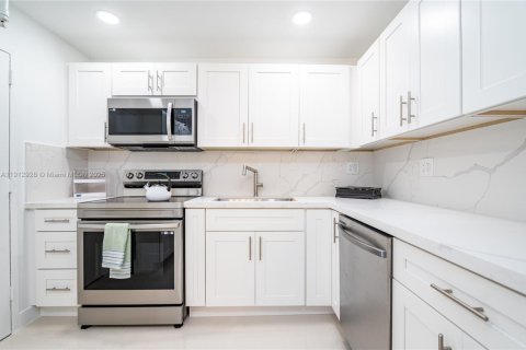 Copropriété à vendre à Aventura, Floride: 2 chambres, 98.29 m2 № 2061171 - photo 10
