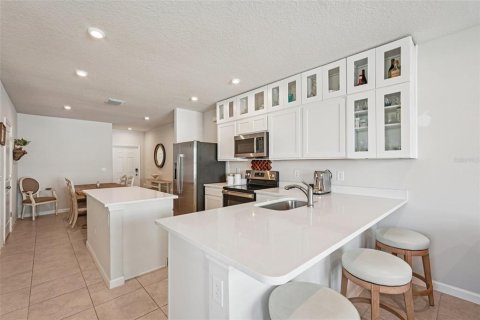 Townhouse in Bradenton, Florida 3 bedrooms, 132.94 sq.m. № 2110807 - photo 10