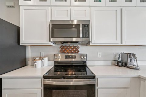 Townhouse in Bradenton, Florida 3 bedrooms, 132.94 sq.m. № 2110807 - photo 8