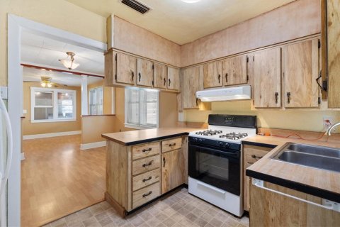 House in Leesburg, Florida 3 bedrooms, 135.08 sq.m. № 2235658 - photo 8