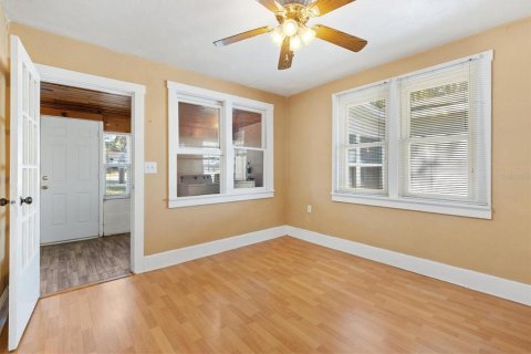 House in Leesburg, Florida 3 bedrooms, 135.08 sq.m. № 2235658 - photo 15